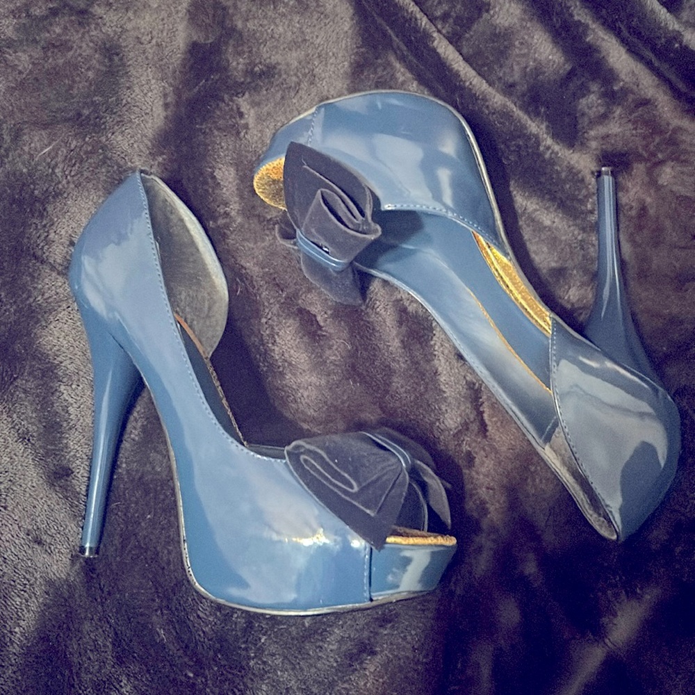 Size 8 Blue Bow Peep Toe Heels